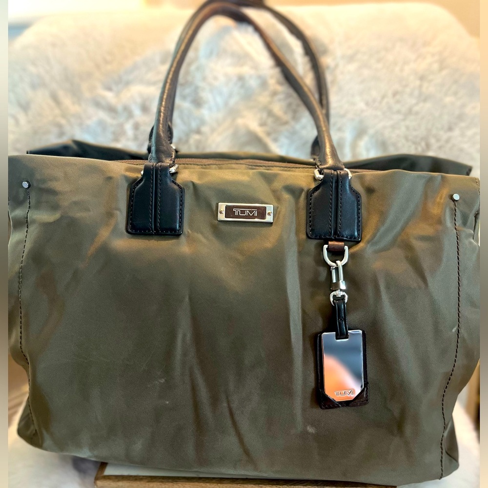 TUMI VOYAGEUR DERBY BUSINESS TOTE -  OLIVE GREEN